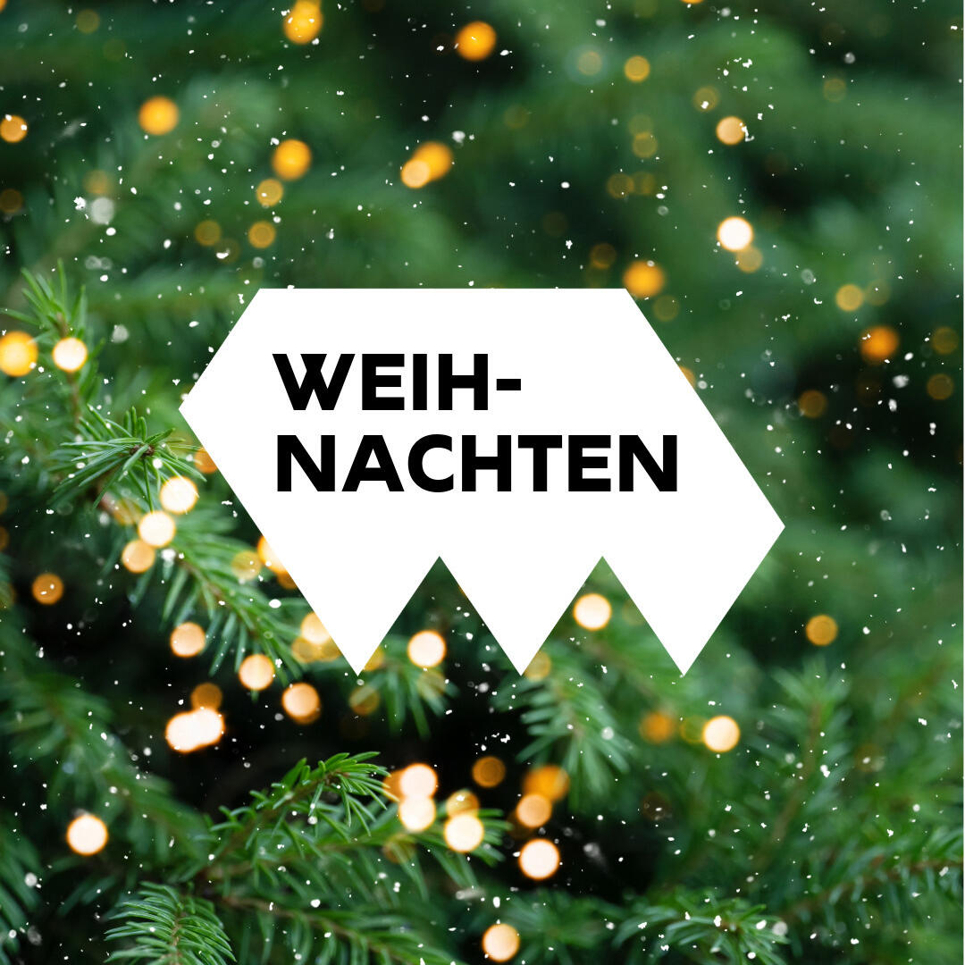 Instagram-Post zu Weihnachten: Tannengrün mit Lichtern und Aufschrift "Weihnachten"